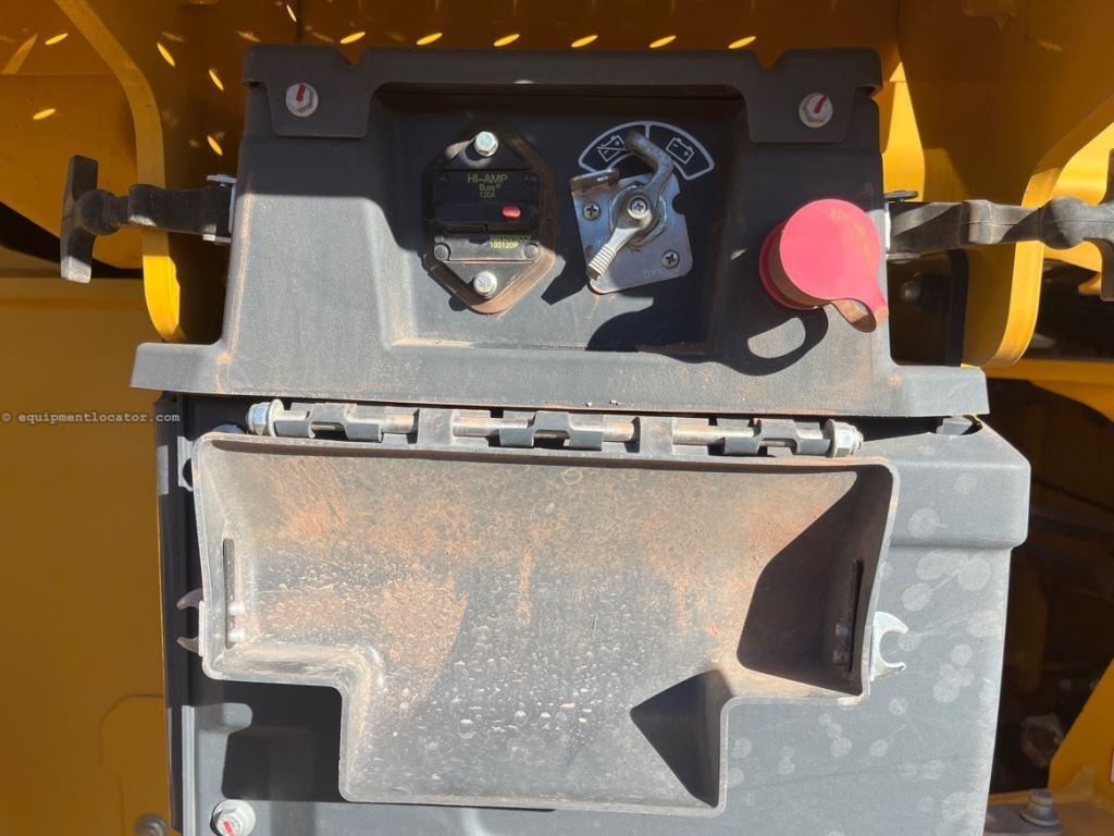 2024 John Deere 644P Image 16