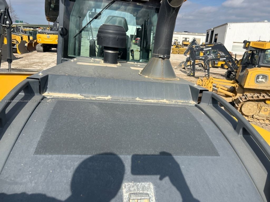 2023 John Deere 644P Image 25