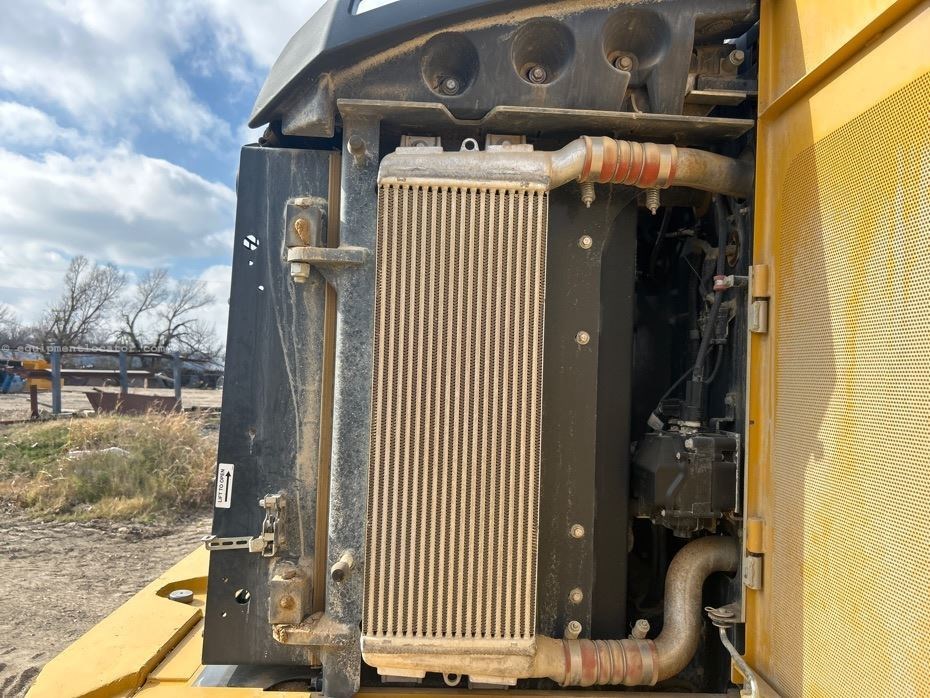 2023 John Deere 644P Image 30