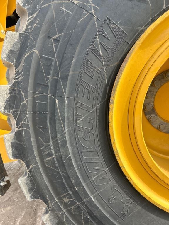 2023 John Deere 644P Image 33