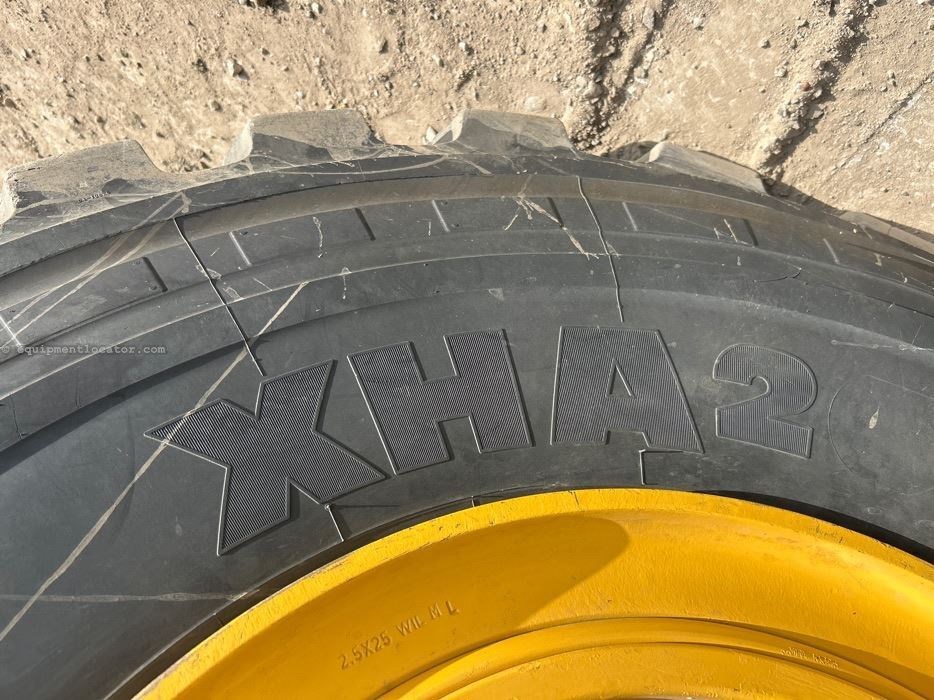 2023 John Deere 644P Image 35