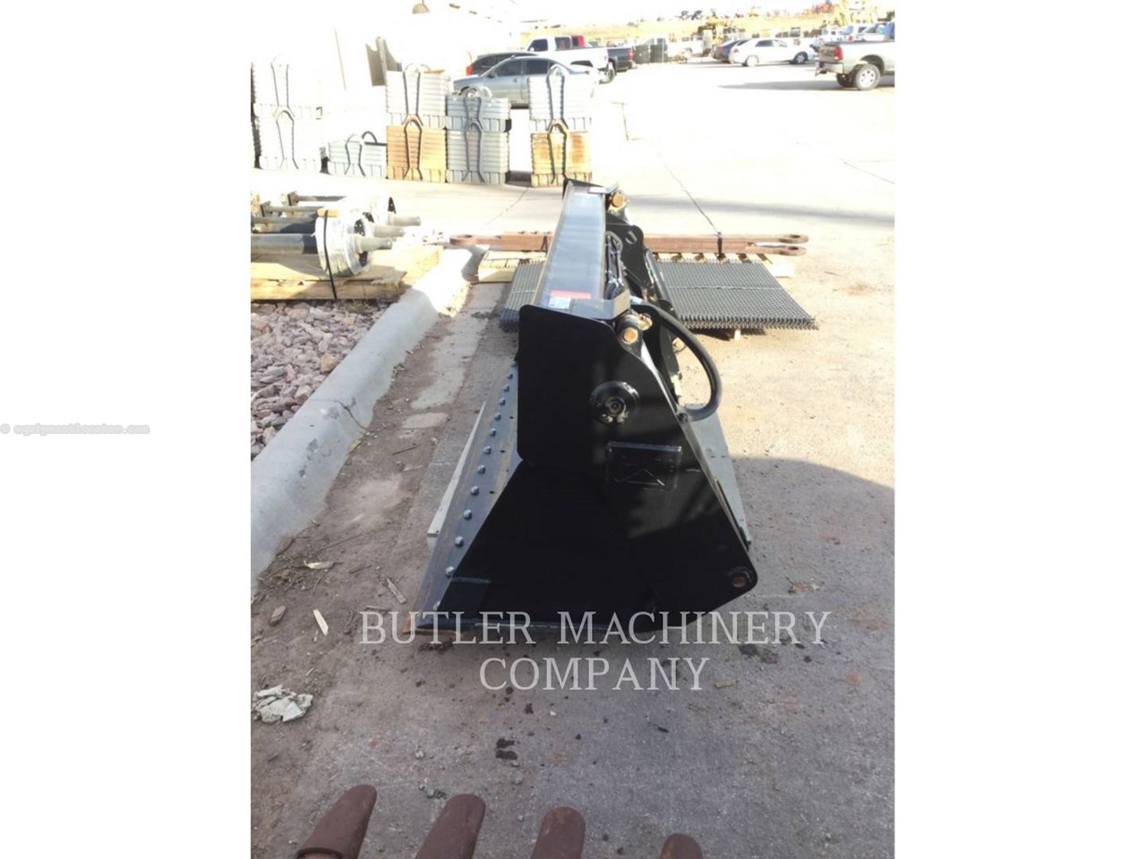 1900 Caterpillar 81"SSLBUCKET Image 4