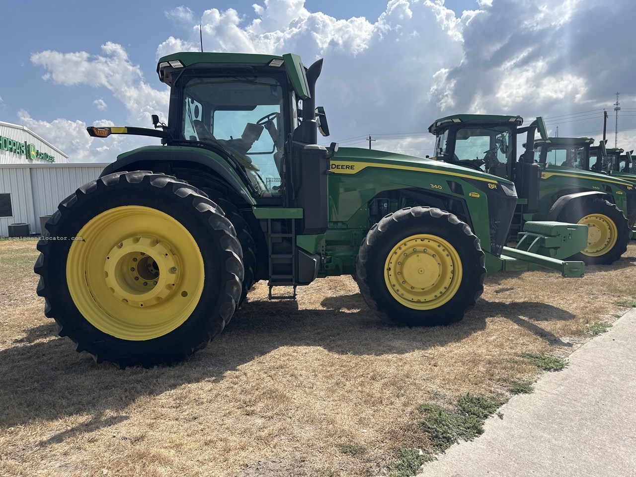 2023 John Deere 8R 340 Image 2