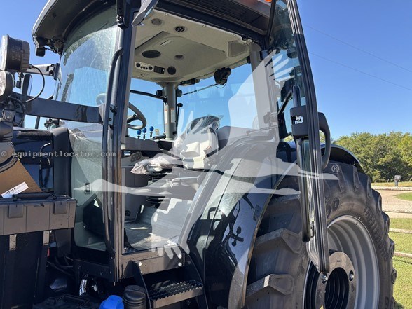 2025 Deutz-Fahr AGROTRON 6135C RV SHIFT Image 38