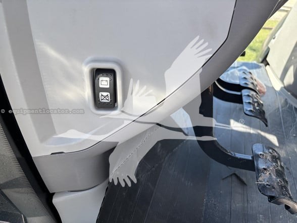 2025 Deutz-Fahr AGROTRON 6135C RV SHIFT Image 40