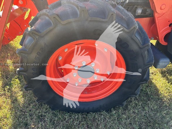 2019 Kubota M5-111D Image 11