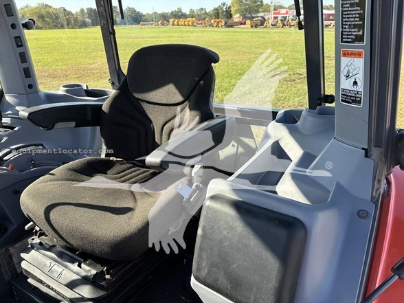 2019 Kubota M5-111D Image 24