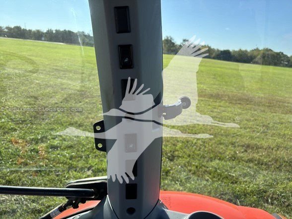 2019 Kubota M5-111D Image 34