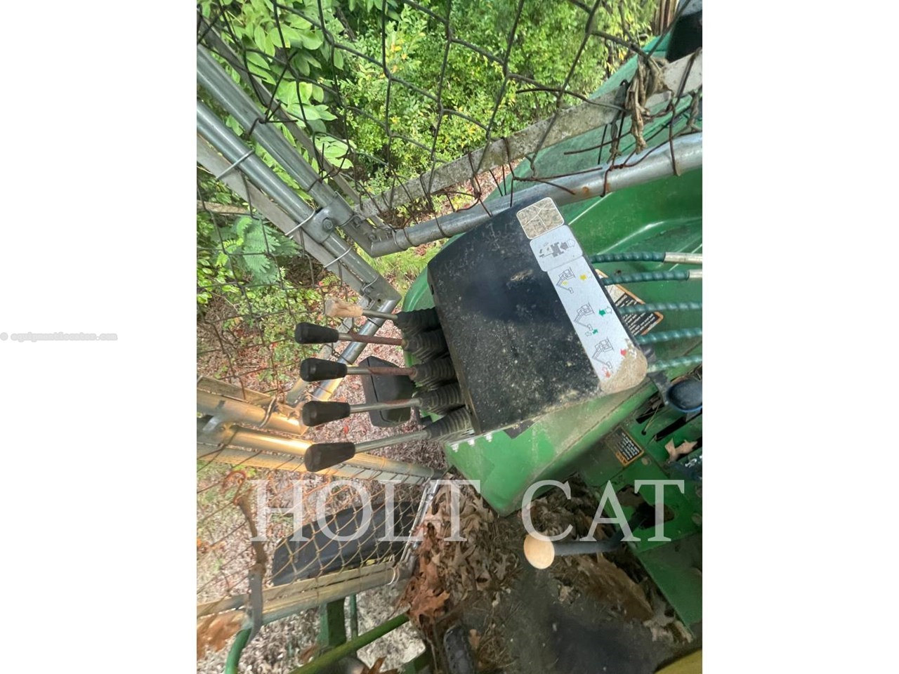 2016 John Deere 6100D Image 10