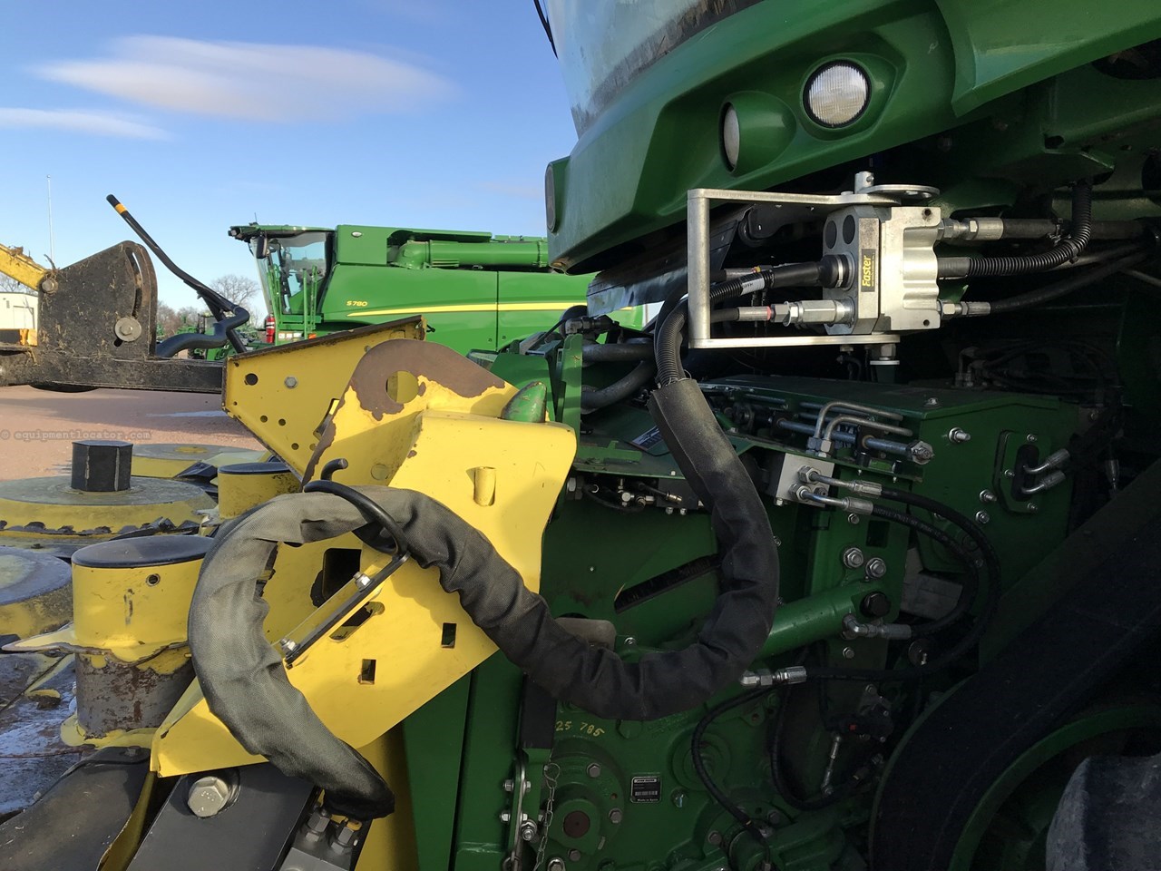 2021 John Deere 772 Image 10
