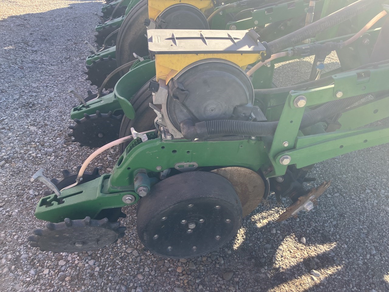 2019 John Deere 1775NT Image 10