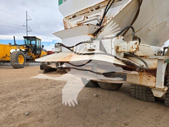 2011 Dakota 440 Image 10