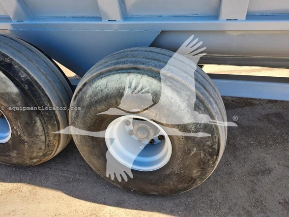 2002 Knight 8032 Image 10