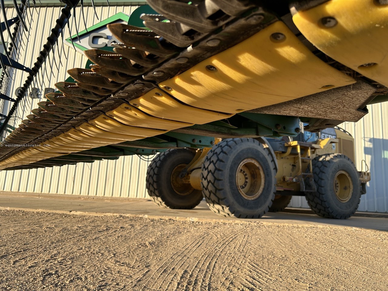 2010 John Deere 630F Image 10