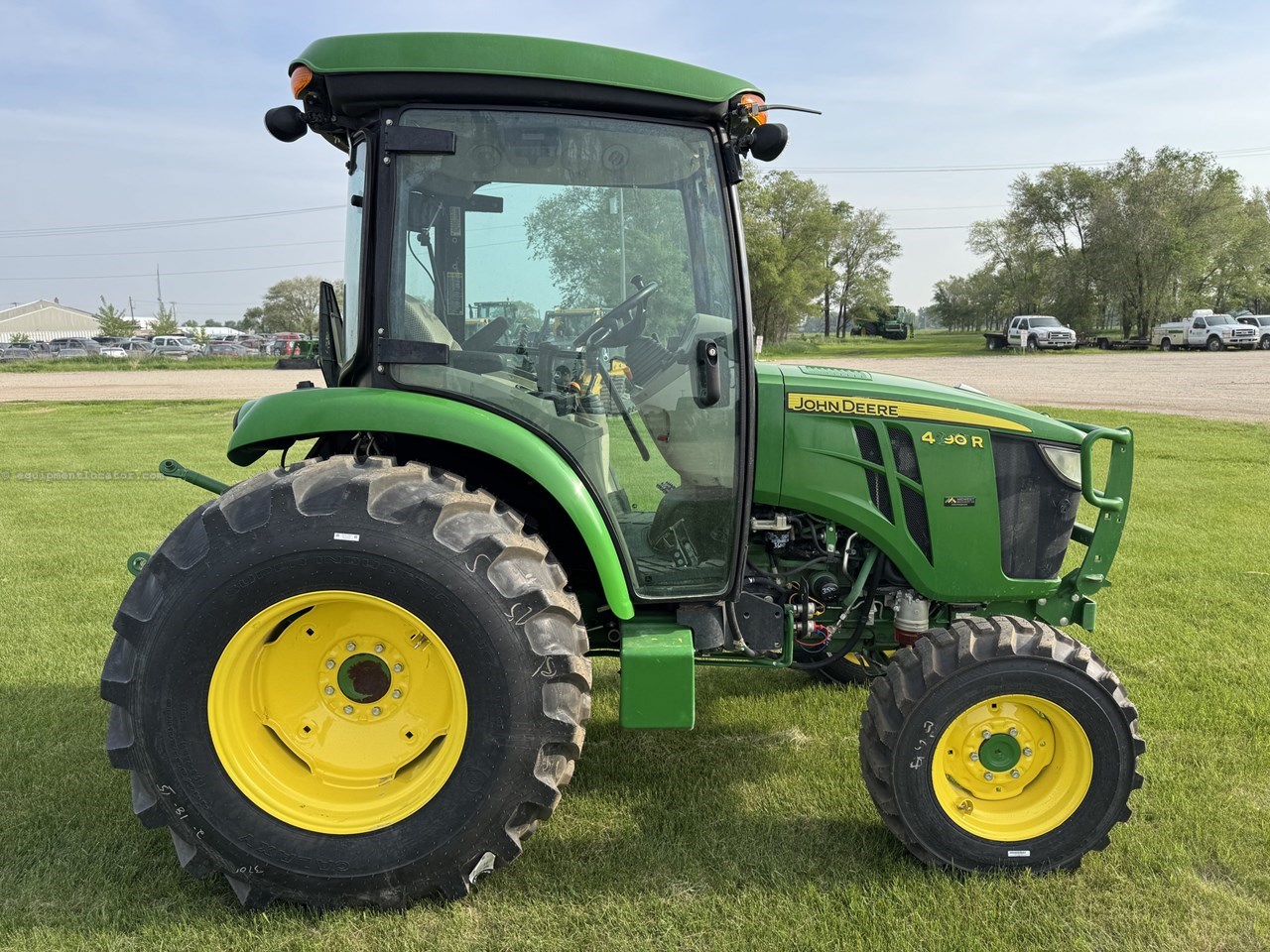 2021 John Deere 4066R Image 10