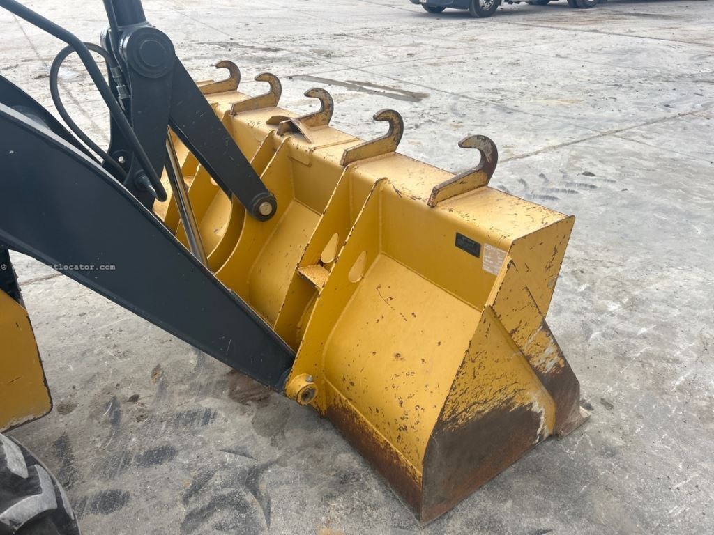 2021 John Deere 410L Image 10