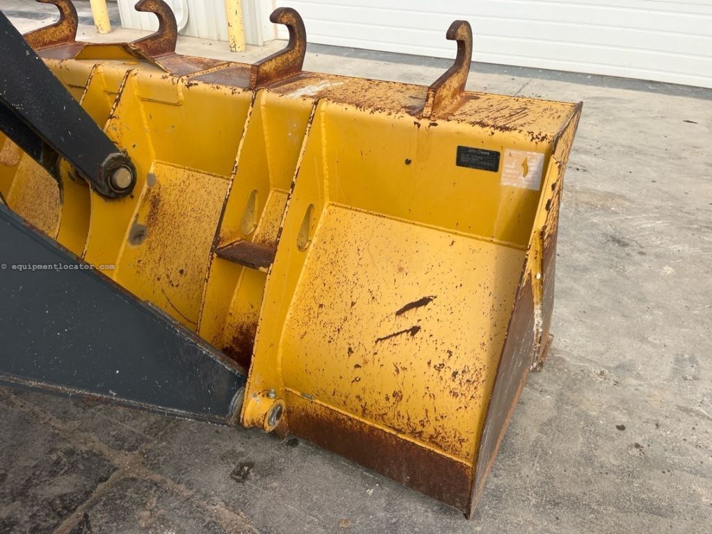2021 John Deere 410L Image 10
