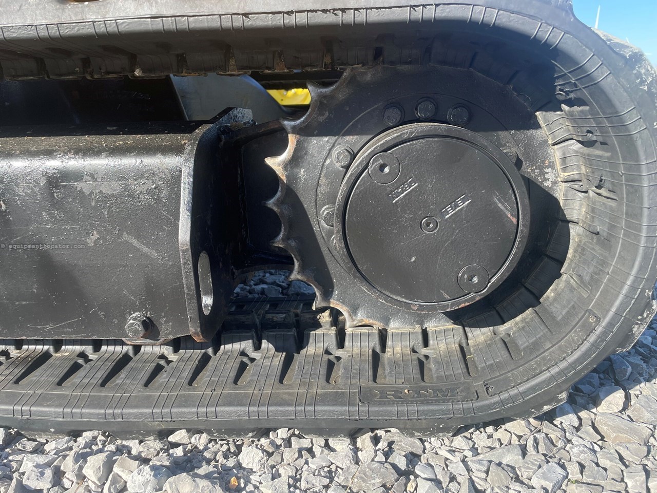 2019 John Deere 35G Image 10