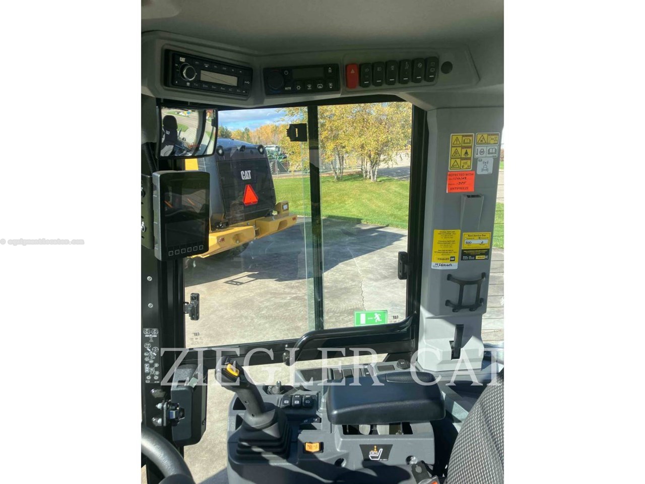 2023 Caterpillar 908 Image 10