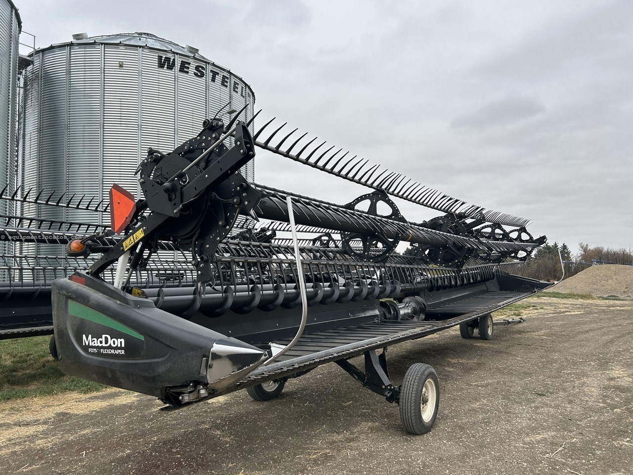 2017 MacDon FD75-40 Image 4