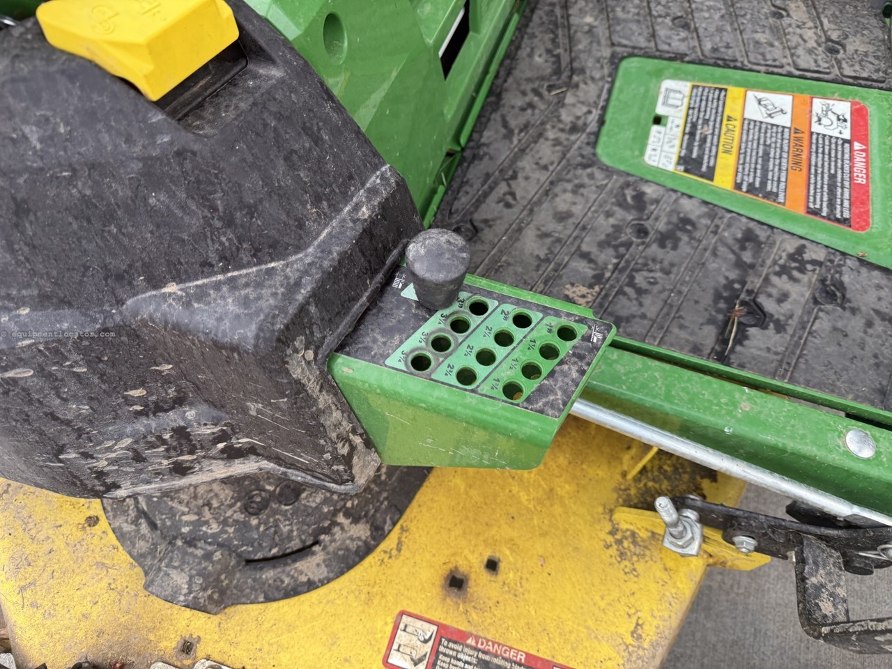 2022 John Deere Z545R Image 10