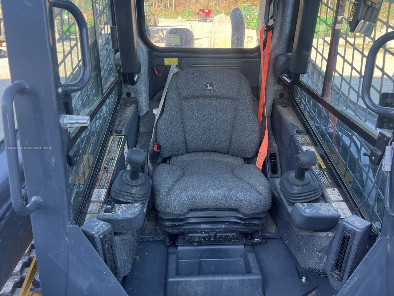 2024 John Deere 325G Image 10