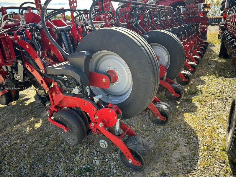 2022 Case IH 2150-24 Image 10