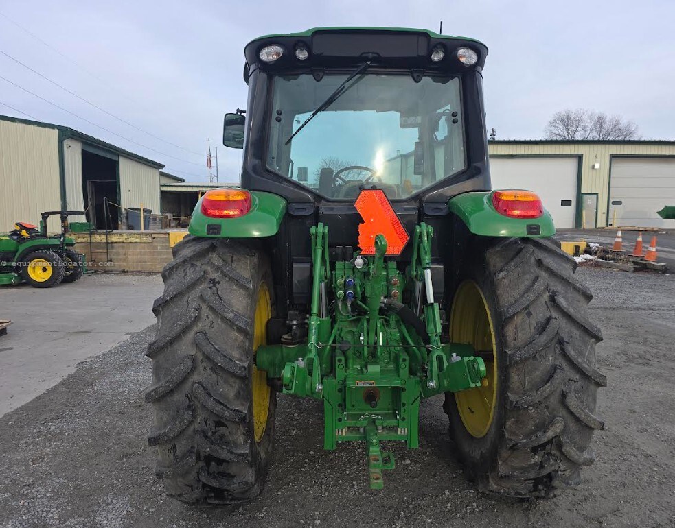 2022 John Deere 6120M Image 4