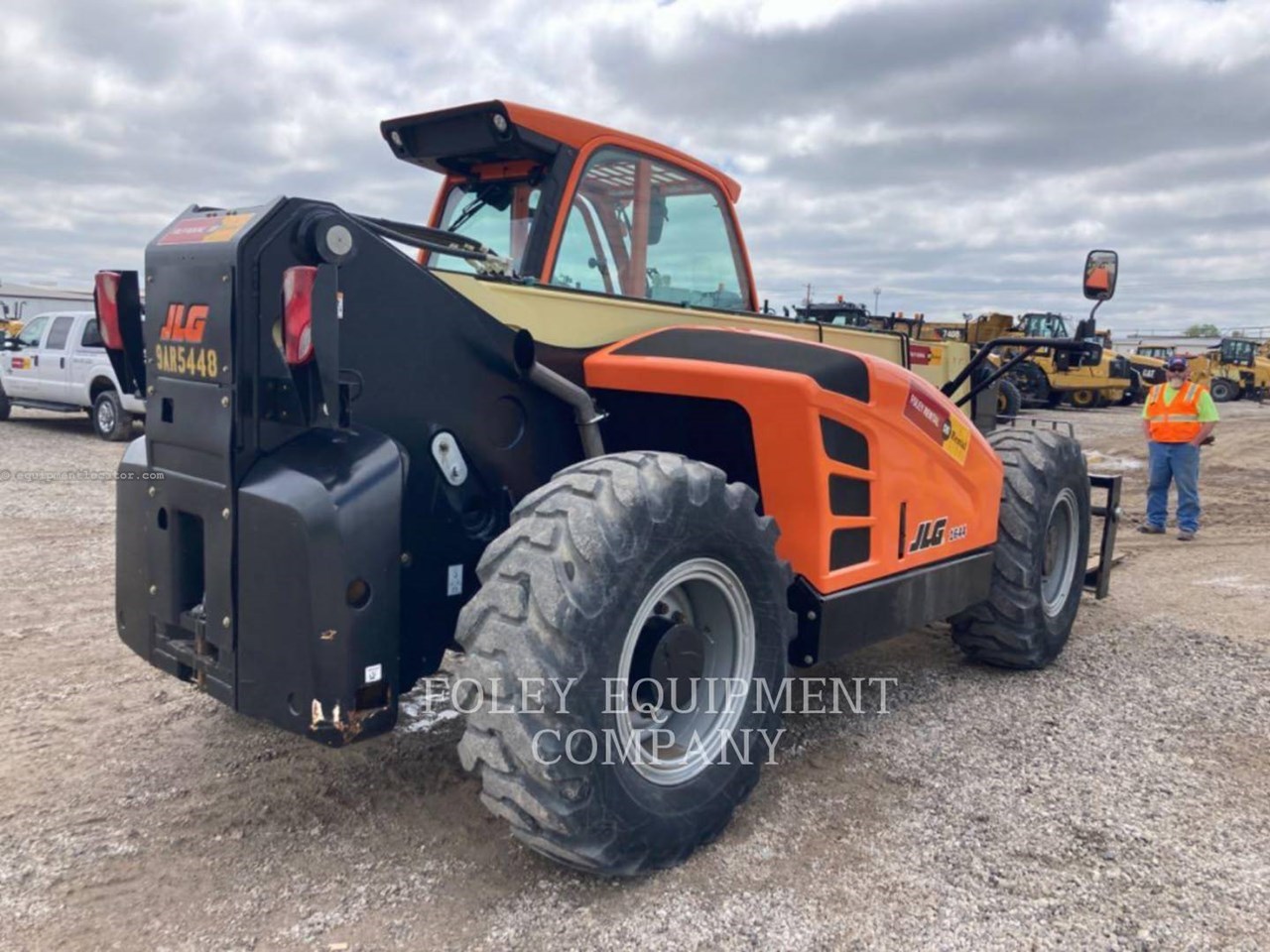 2019 JLG 1644C Image 4
