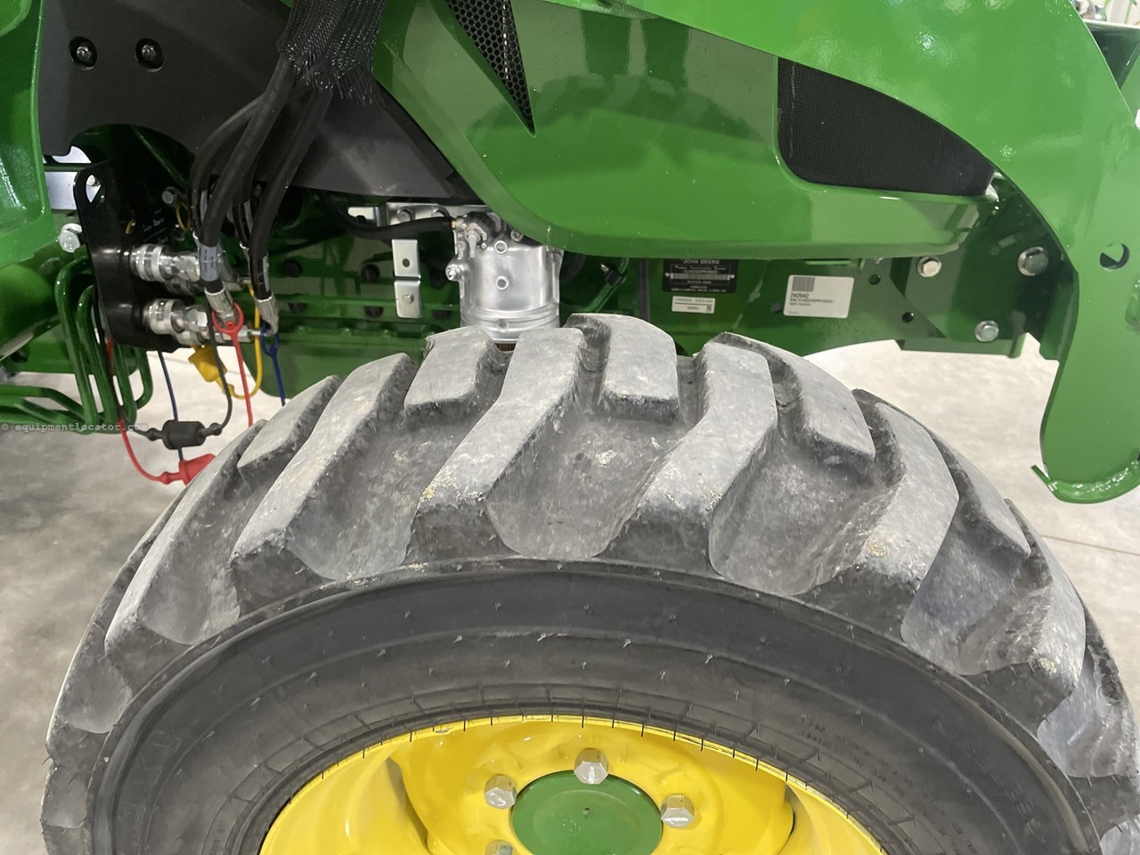 2024 John Deere 4052R Image 10