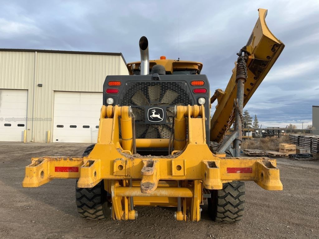 2016 John Deere 772G Image 4