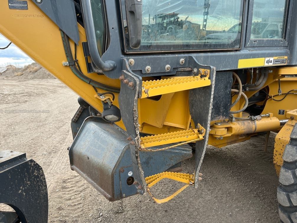 2016 John Deere 772G Image 16