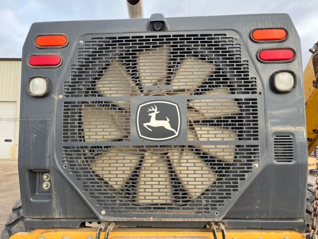 2016 John Deere 772G Image 24