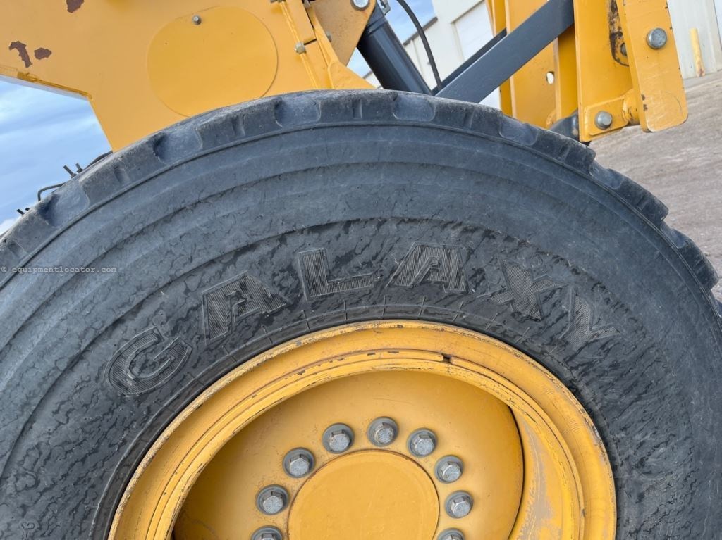 2016 John Deere 772G Image 34