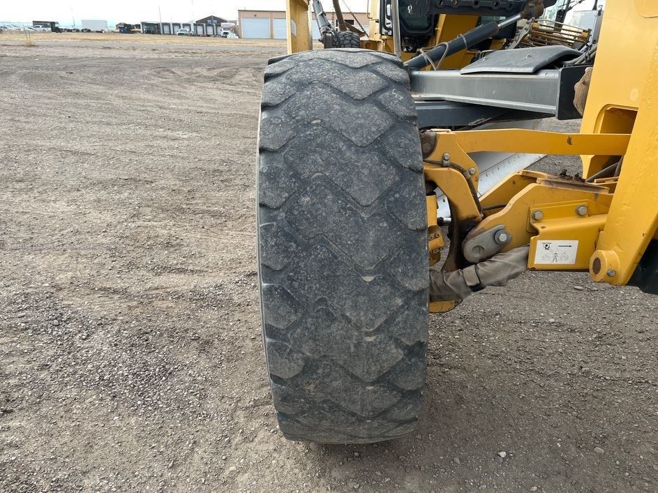 2016 John Deere 772G Image 37