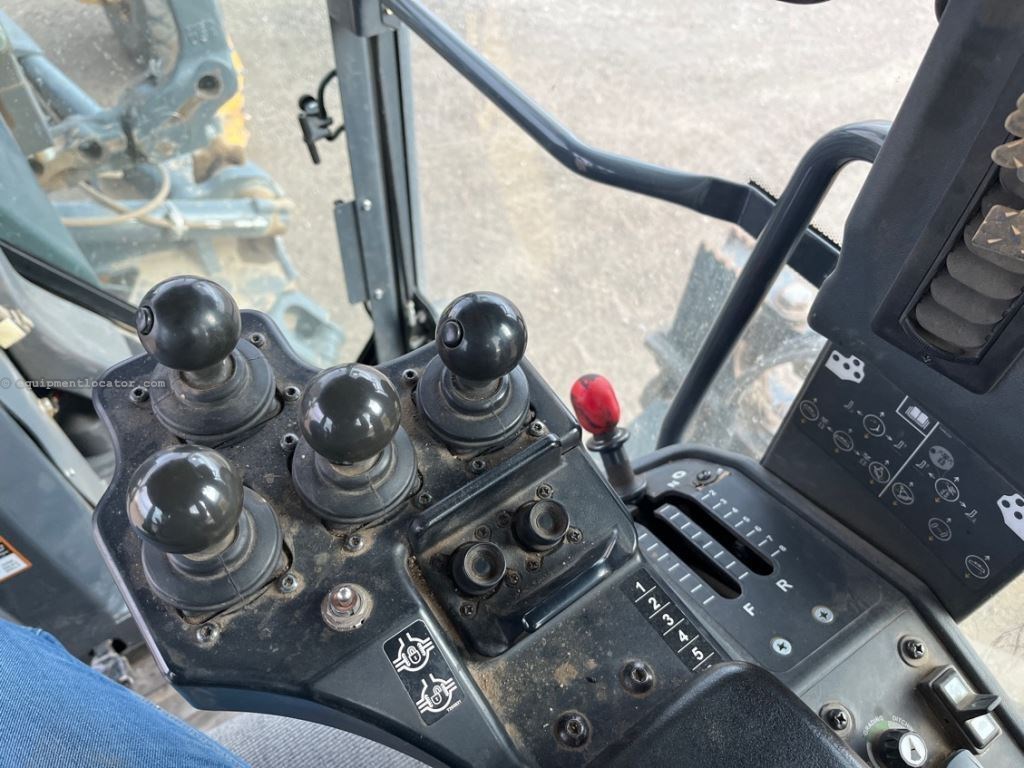 2016 John Deere 772G Image 42