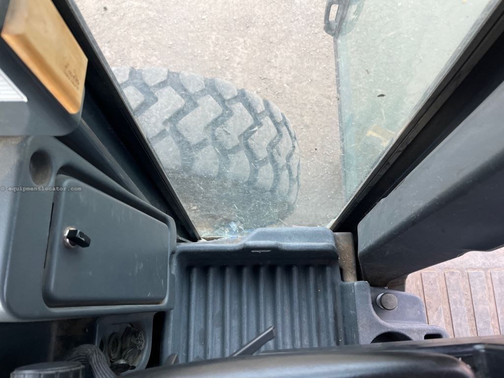 2016 John Deere 772G Image 47