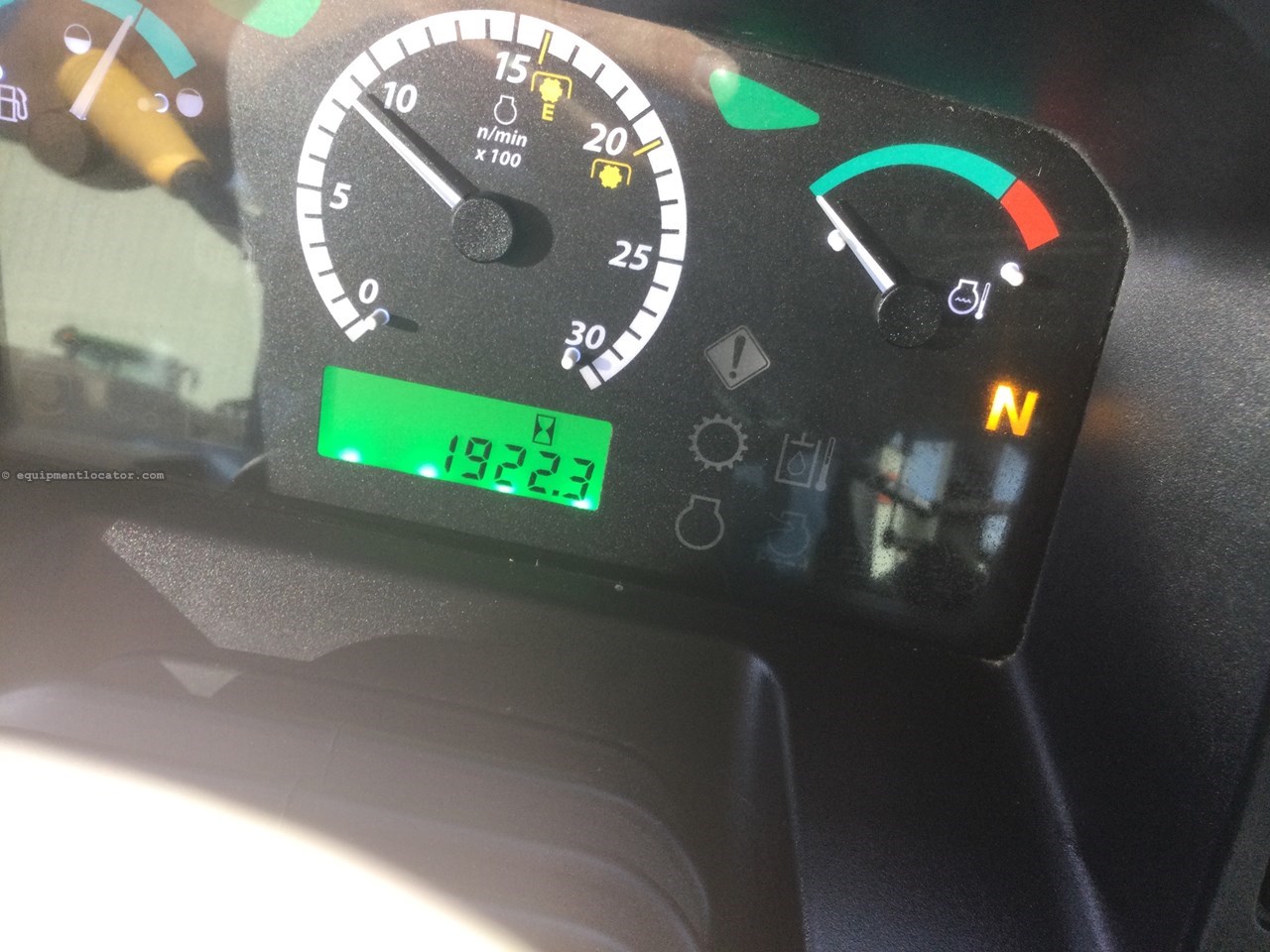 2018 John Deere 5065E Image 6