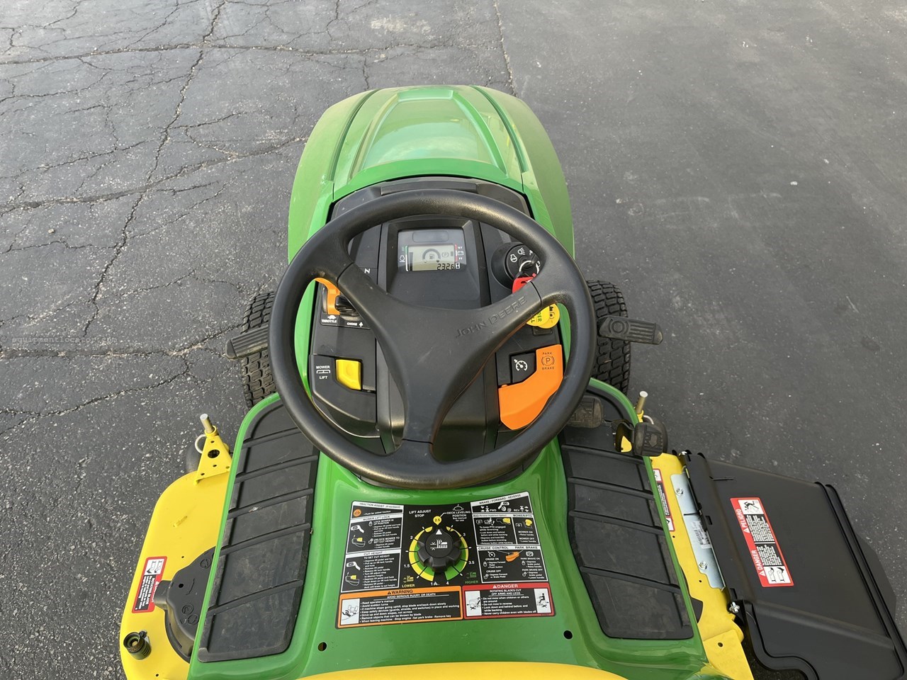 2017 John Deere X380 Image 10