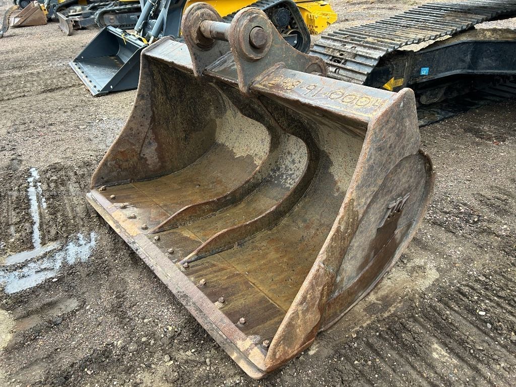 2025 John Deere 245 P Image 10