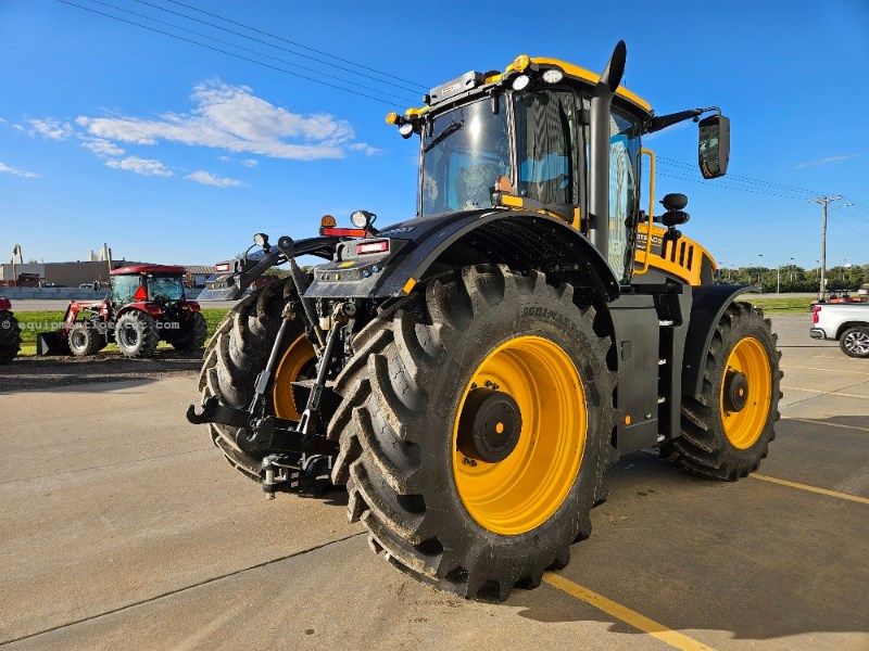 2025 JCB 8330 Image 4