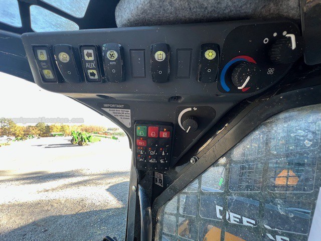 2024 John Deere 325G Image 10