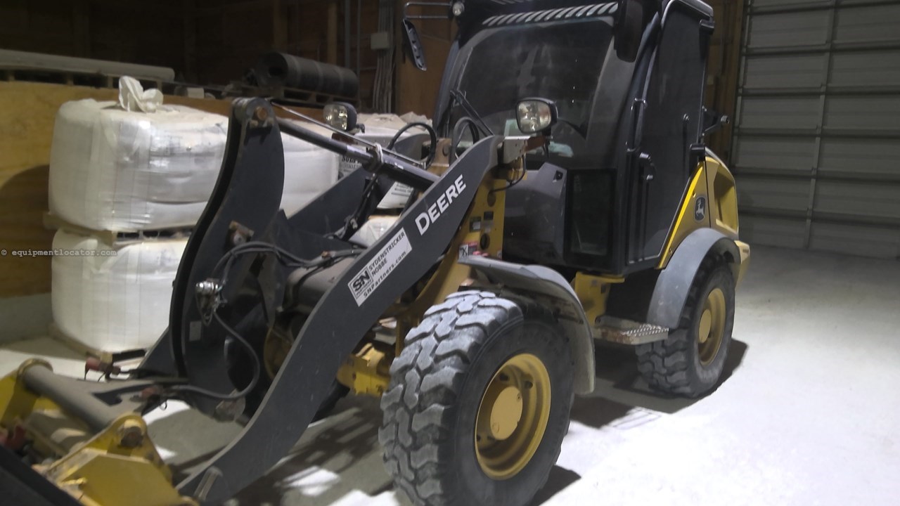 2023 John Deere 204 G Image 2