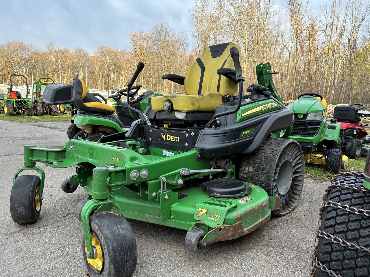 2022 John Deere Z930R Image 2