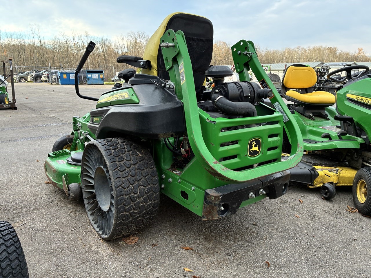 2022 John Deere Z930R Image 3