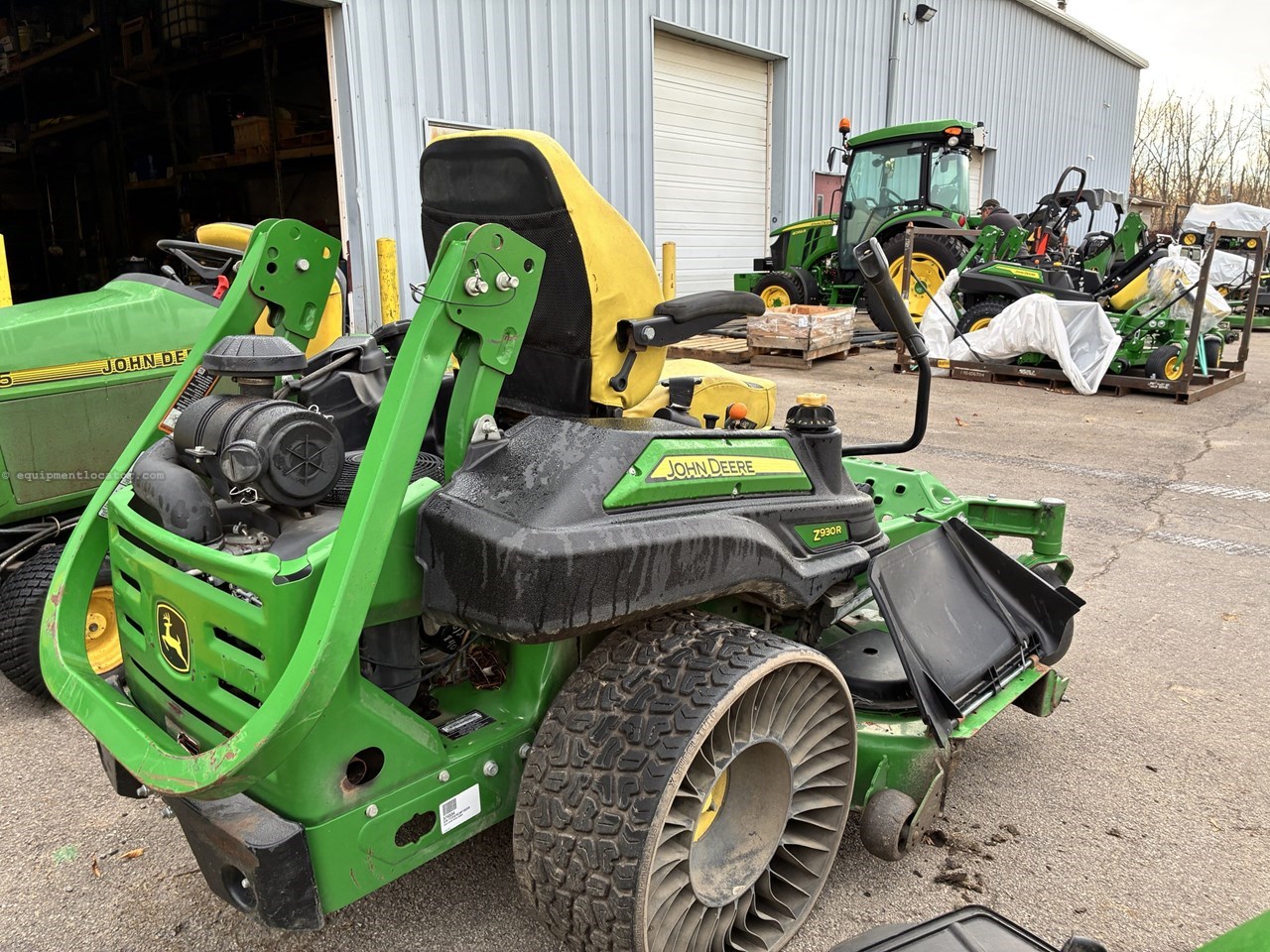 2022 John Deere Z930R Image 4