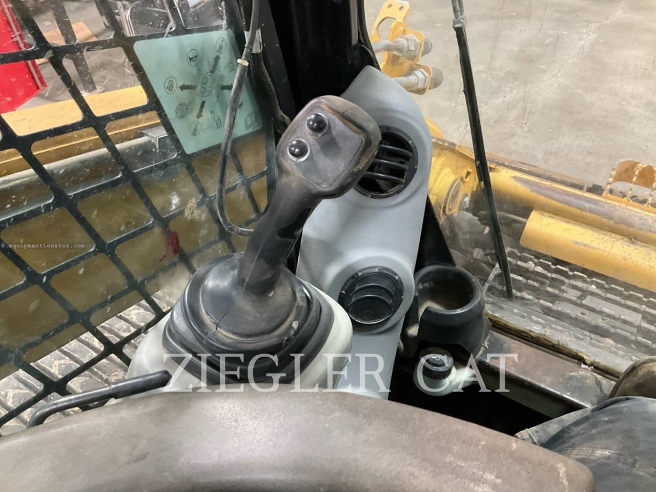 2008 Caterpillar 277C Image 10