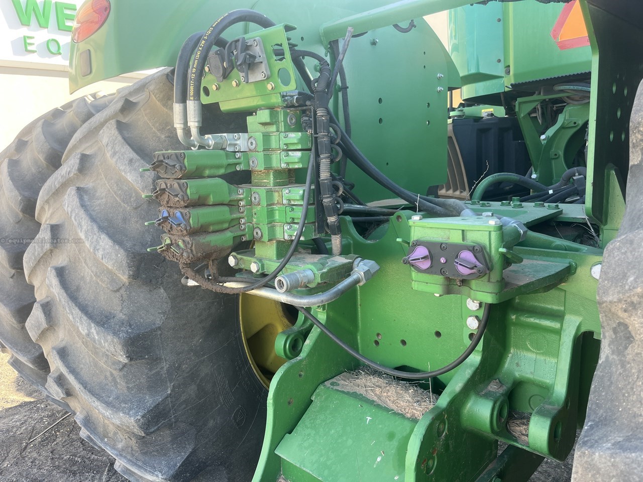 2013 John Deere 9560R Image 10