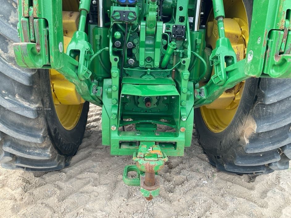 2023 John Deere 8R 370 Image 10