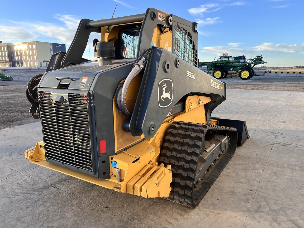 2021 John Deere 333G Image 10